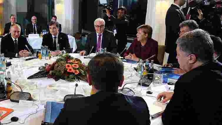 Порошенко та Путін не потисли один одному руки перед початком переговорів у Берліні