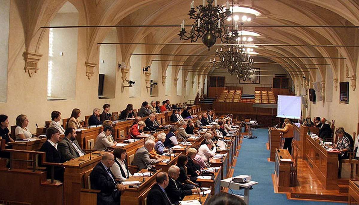 Сенат Чехії прийняв постанову про необхідність відновлення українського контролю над кордоном