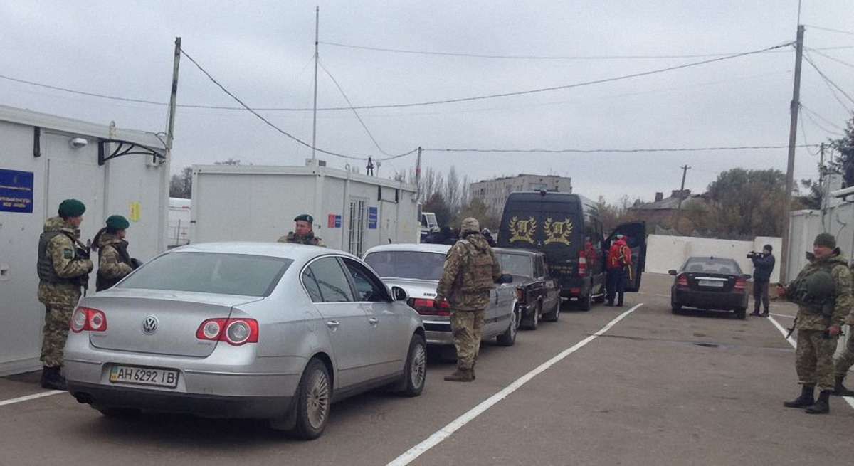 На Донеччині поблизу Майорська відкрили пункт пропуску через лінію розмежування
