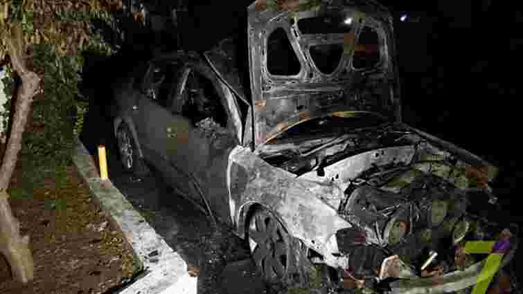 В Одесі вночі спалили автомобіль начальника податкової інспекції
