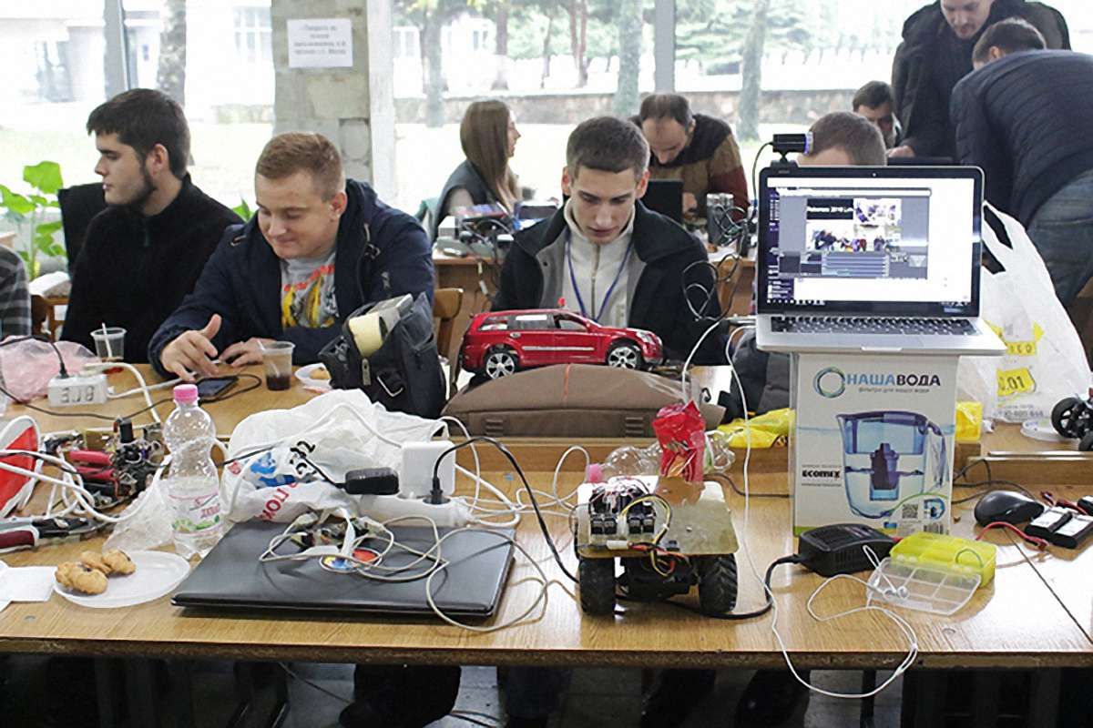 У «Львівській політехніці» пройшли всеукраїнські перегони роботів