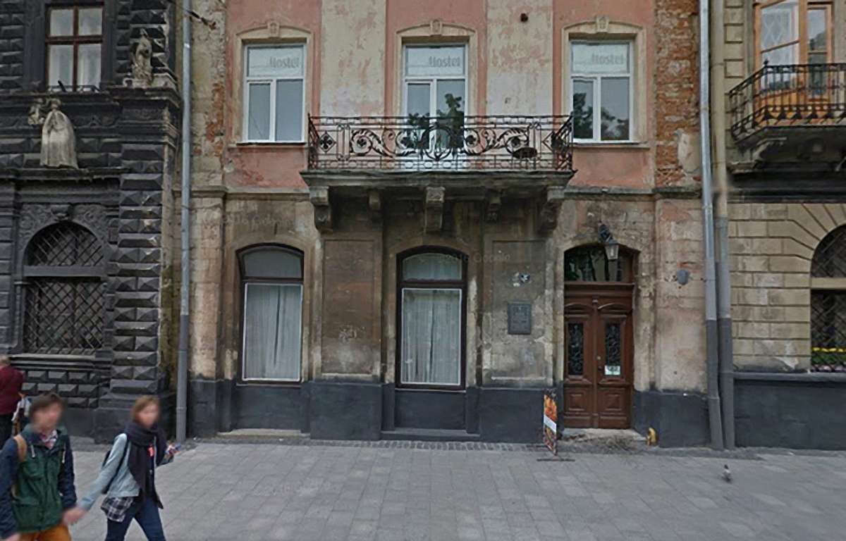 Історична кам'яниця на площі Ринок втратила статус архітектурної пам`ятки
