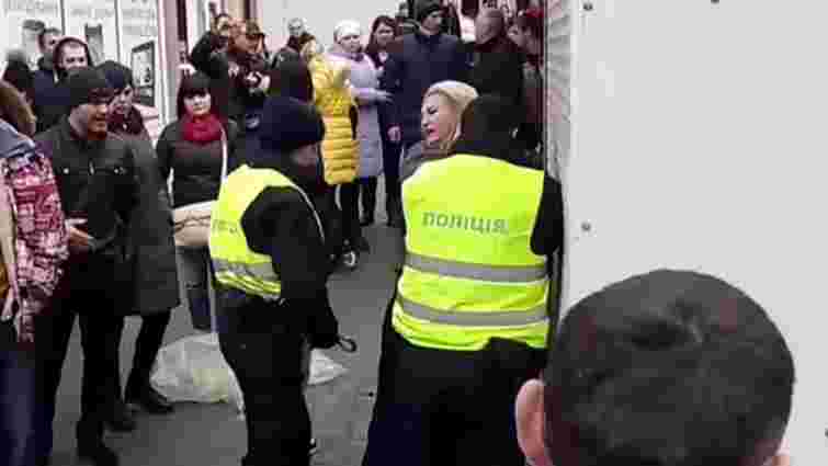 В Івано-Франківську порушник використав поліцейський газовий балончик проти патрульного