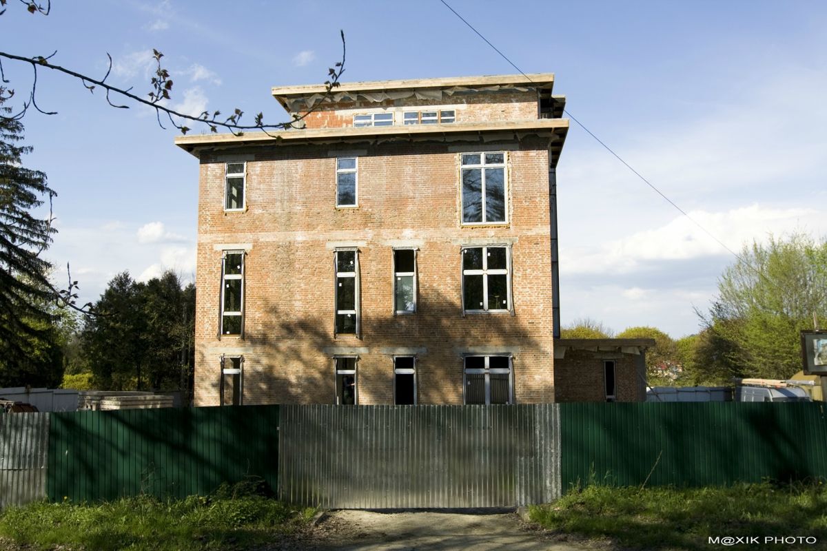 Прокуратура виявила підробку документів у справі будинку Олега Баляша у парку культури