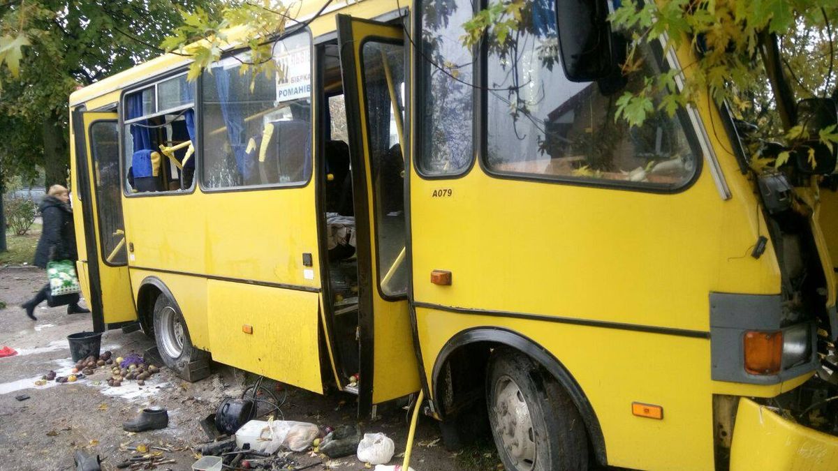 П'ятеро постраждалих у ДТП з маршруткою перебувають у важкому стані 