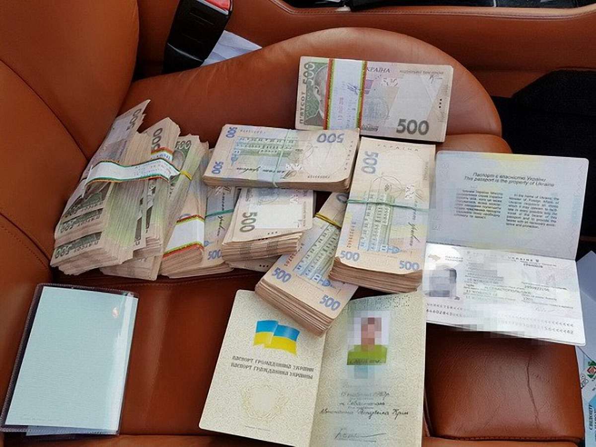 На Київщині СБУ викрила майстерню з виготовлення фальшивих документів