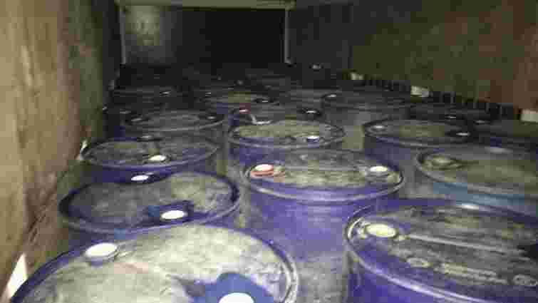У Луцьку СБУ вилучила 18 тонн спирту без документів