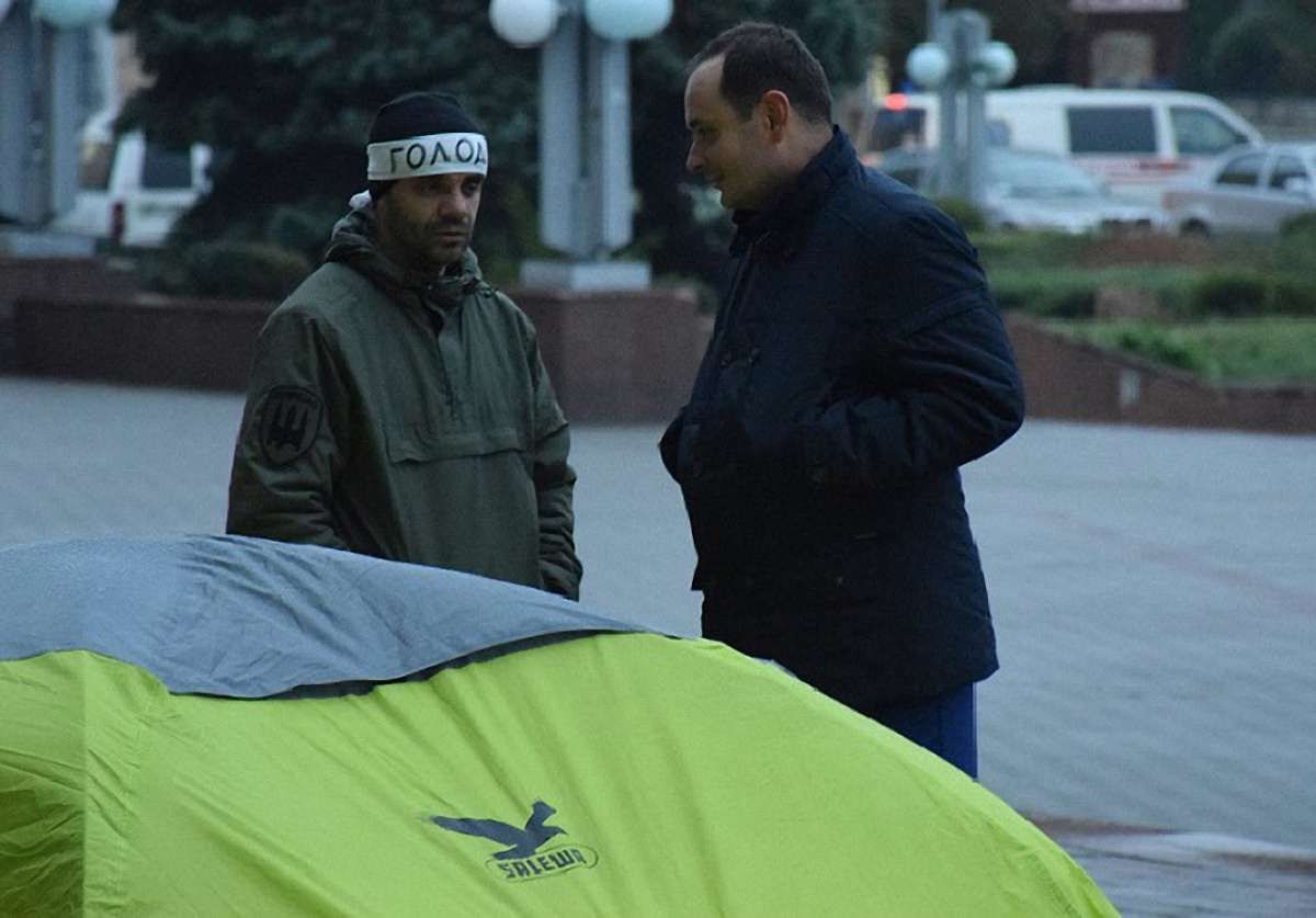 В Івано-Франківську влада готова викупити спорткомплекс, через який голодує учасник АТО