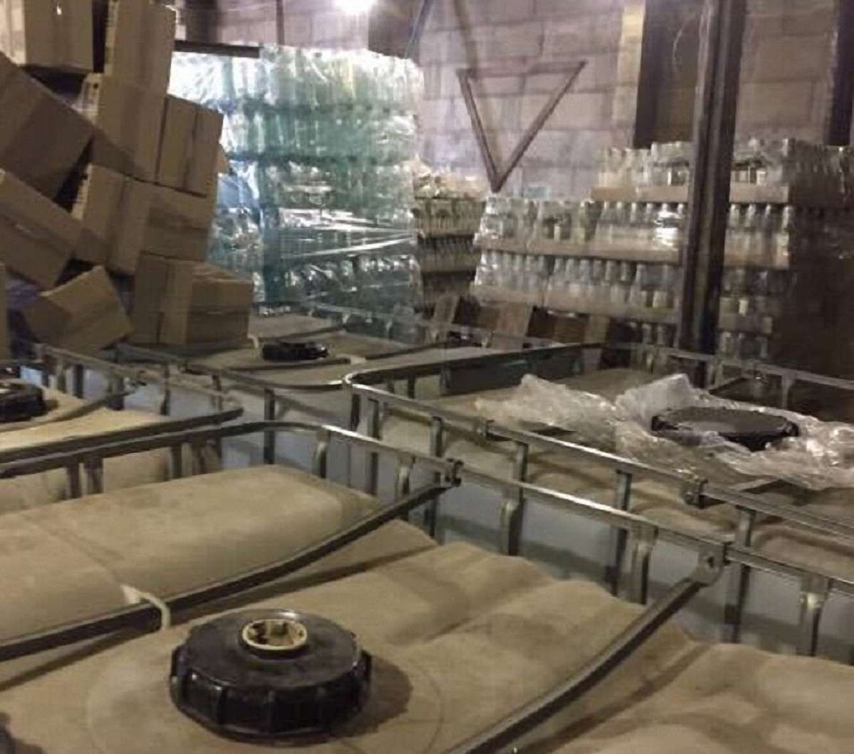 У Києві вилучили понад 10 тонн фальсифікованої горілки