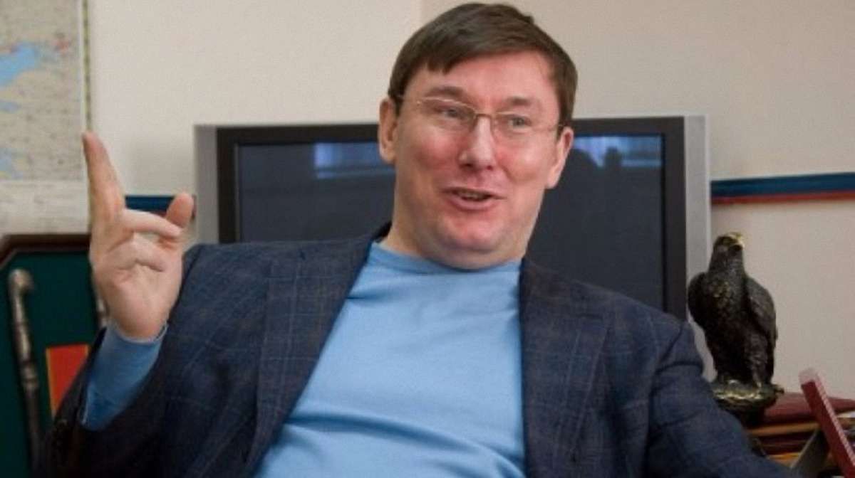 Слідчому ГПУ намагалися дати хабар за повернення 200 кг бурштину, – Луценко