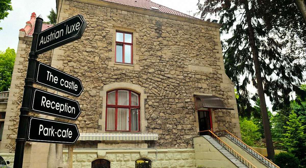 Суд остаточно виселив готель «Замок лева» з історичних вілл