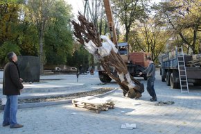 У Львові встановили пам’ятник Антоничу. Перші фото