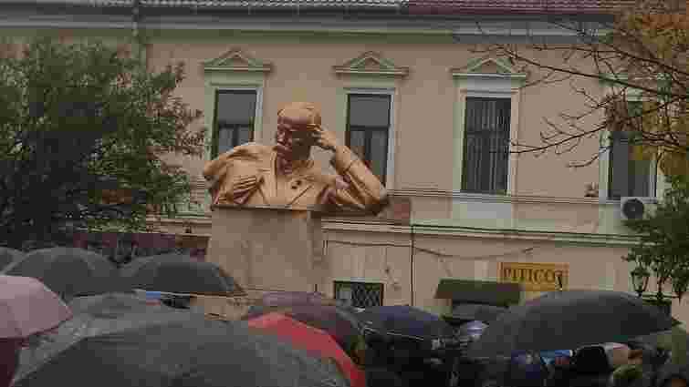 У сусідньому з Україною регіоні Румунії відкрили пам'ятник Шевченку