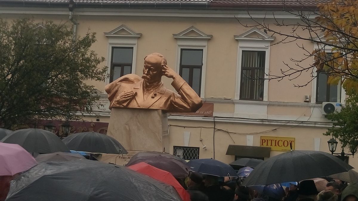 У сусідньому з Україною регіоні Румунії відкрили пам'ятник Шевченку