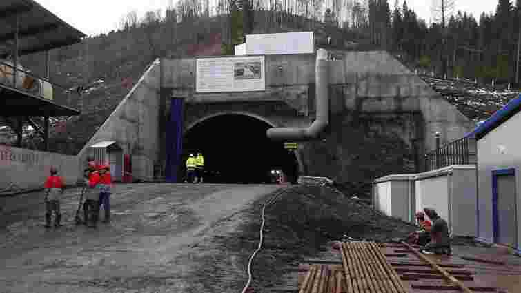 «Укрзалізниця» завершила основні роботи з будівництва Бескидського тунелю