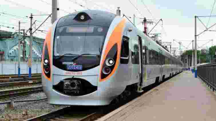 У листопаді між Львовом та Києвом курсуватиме додатковий потяг Інтерсіті+