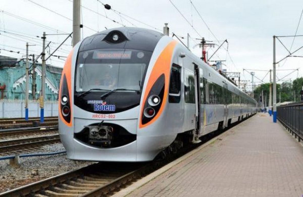 У листопаді між Львовом та Києвом курсуватиме додатковий потяг Інтерсіті+