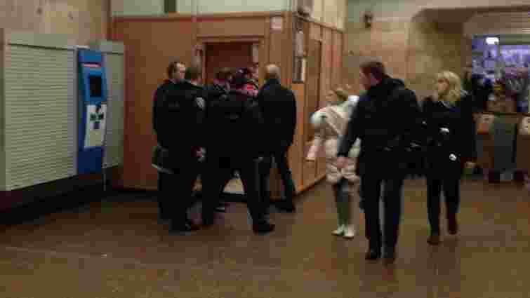У київському метро чоловік підстрелив поліцейського
