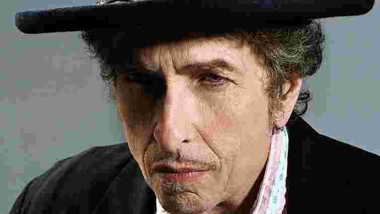 Боб Ділан не коментував Нобелівську премію, бо «онімів»