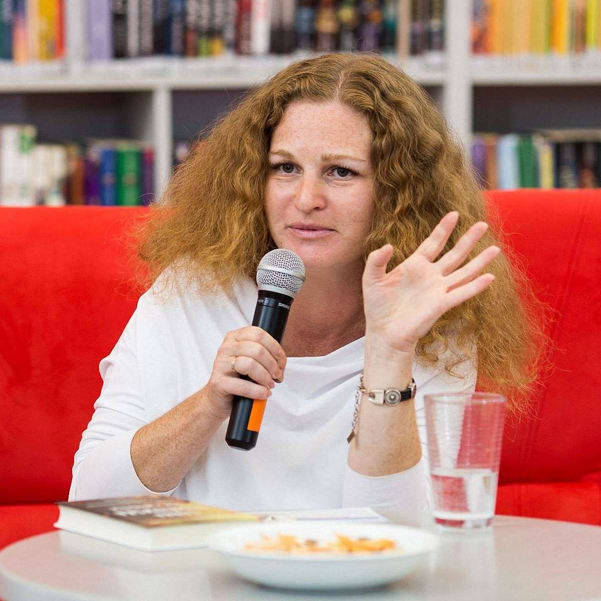 Письменниця Жанна Слоньовська стала лауреаткою щорічної польської премії Конрада 