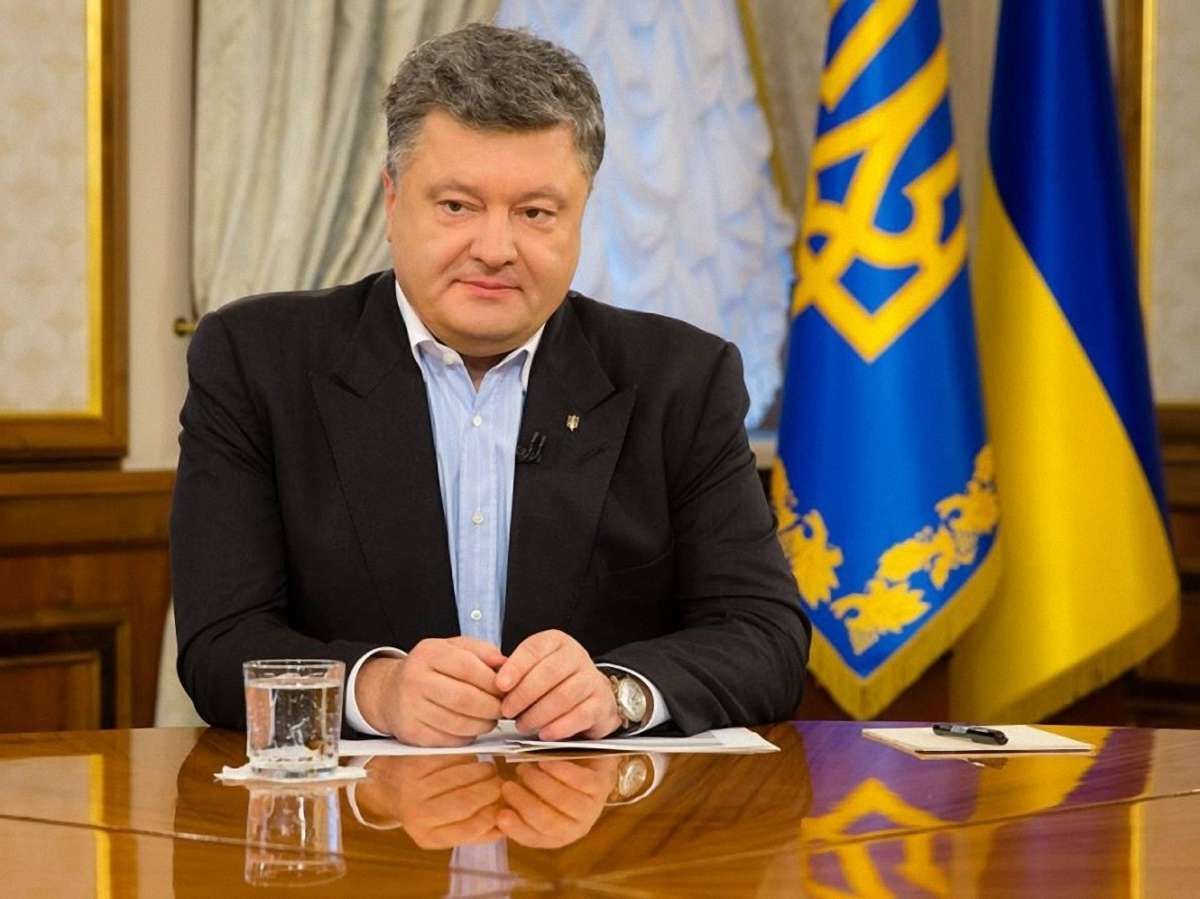 Порошенко привітав українців з 98-ю річницею проголошення ЗУНР