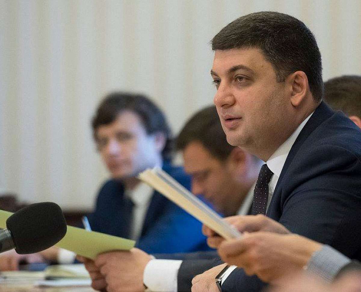 Прем’єр доручив міністру інформполітики виявити загрози створенню суспільного телебачення