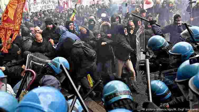 На антиурядовій демонстрації в Італії протестувальники поранили трьох поліцейських