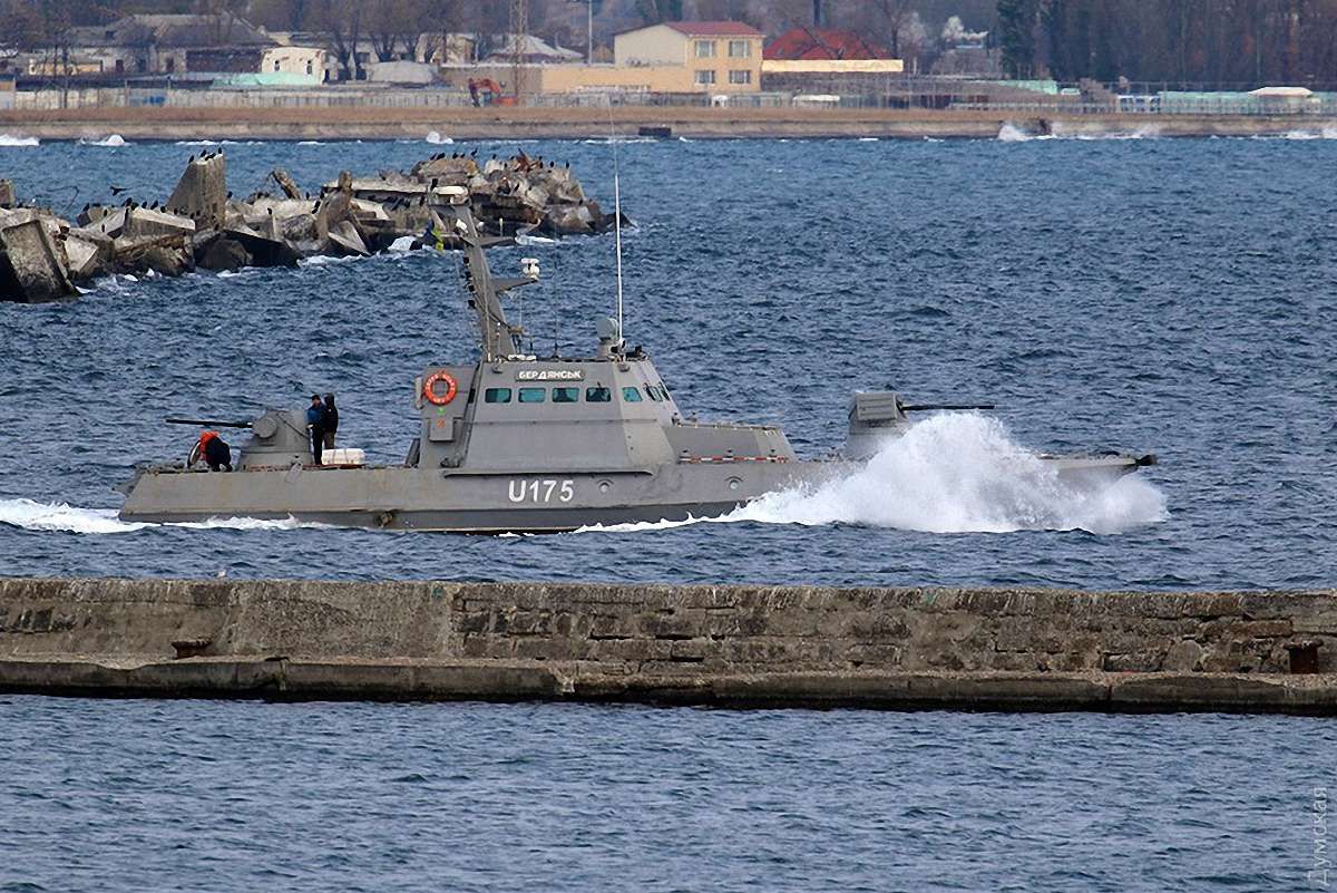 Два новітні українські бронекатери вийшли в море на випробування
