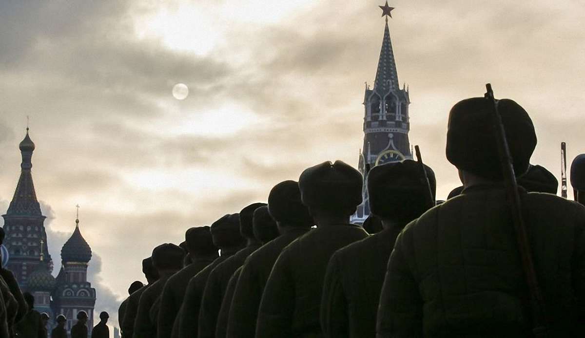 У Москві проводять військовий парад зразка 1941 року