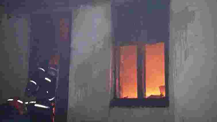 У центрі Львова виникла пожежа в житловому будинку