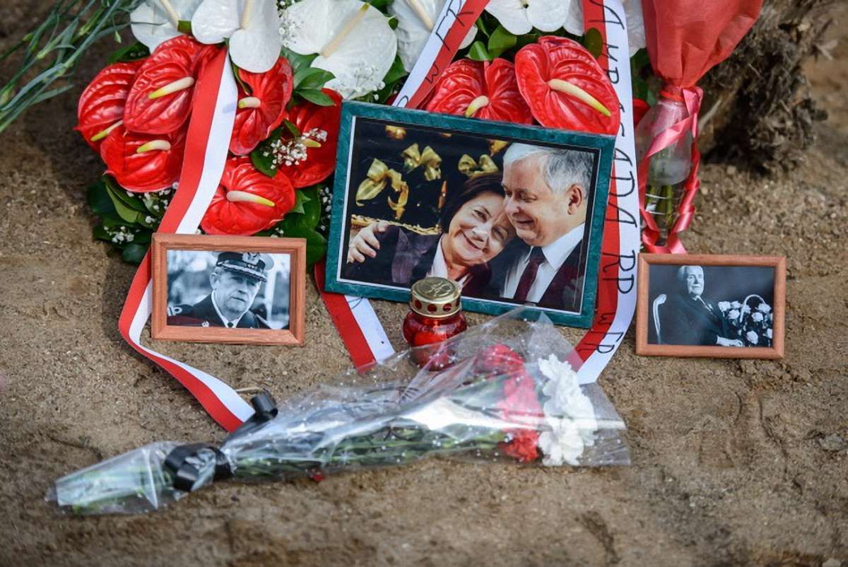 Польща заявила про масові помилки російських експертів у розслідуванні Смоленської катастрофи