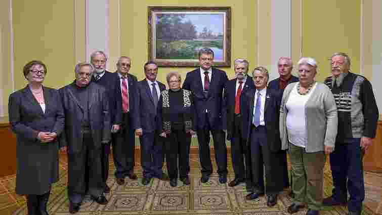Президент зустрівся із засновниками та членами Української Гельсінської групи