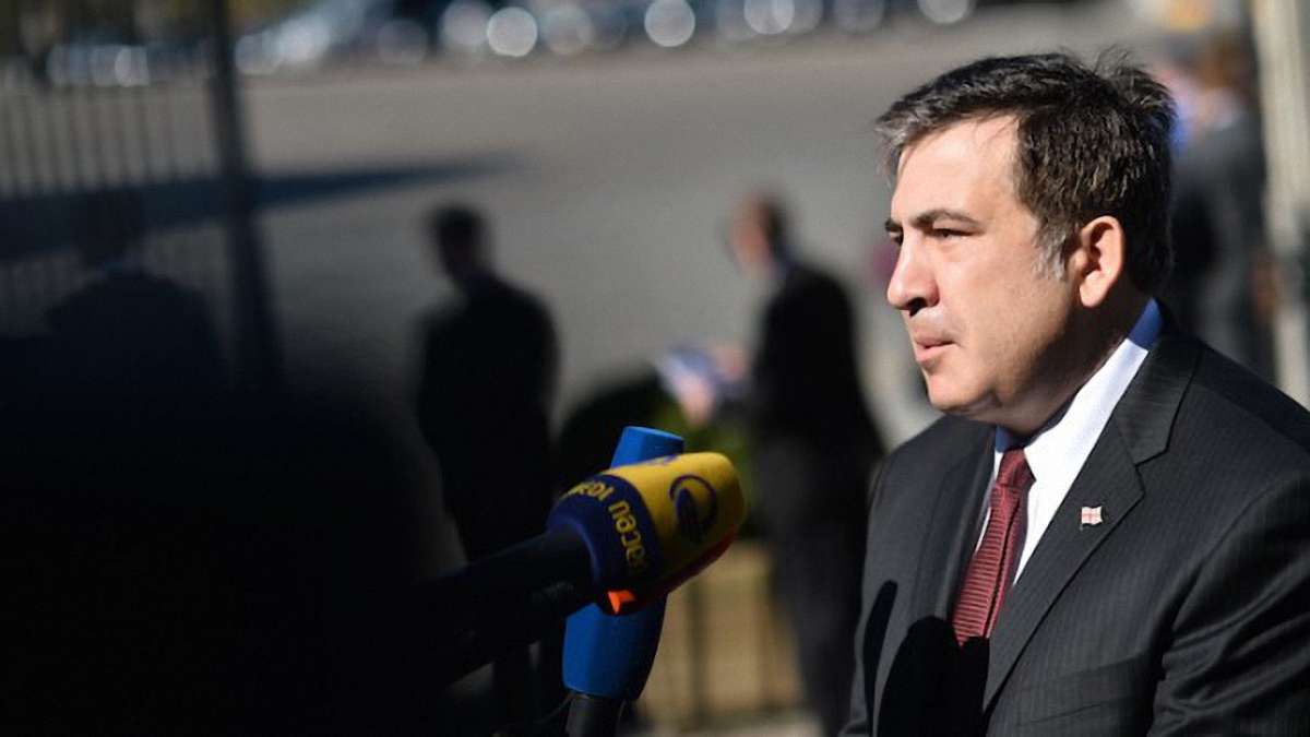 Порошенко забрав у Саакашвілі посаду радника і звільнив з ОДА