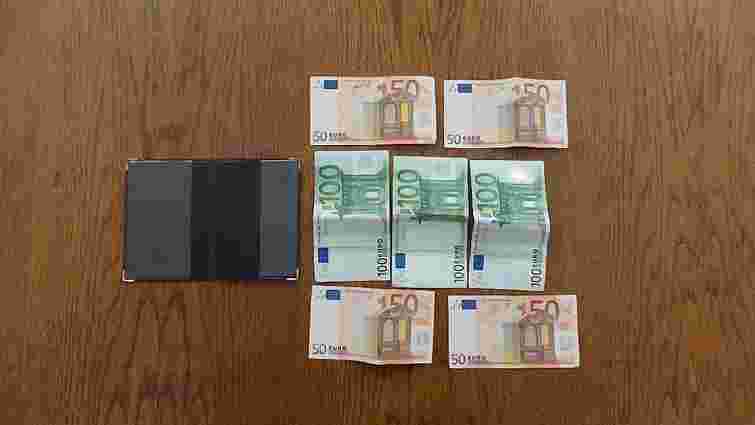 Контрабандисти за €500 намагались підкупити прикордонників у Краковці