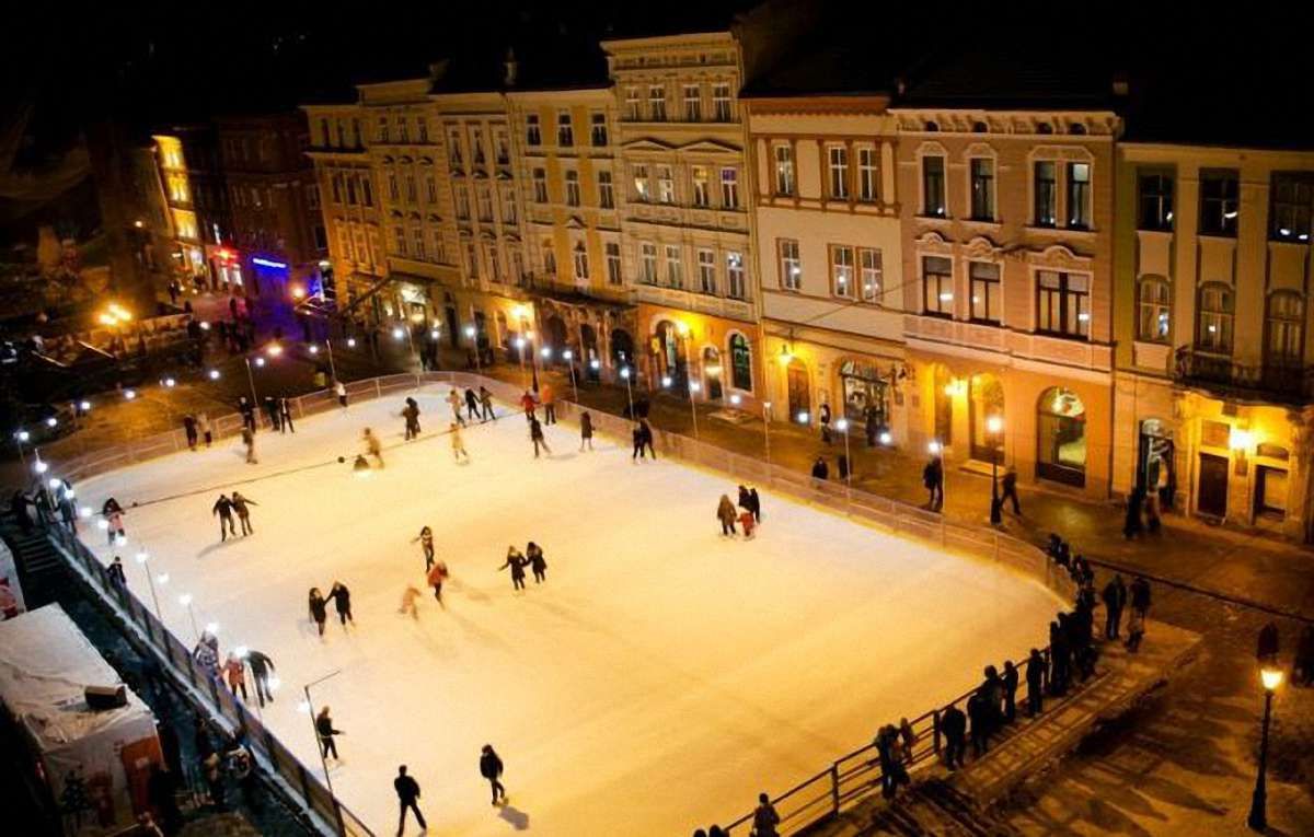 Наступного тижня на площі Ринок відкриють ковзанку