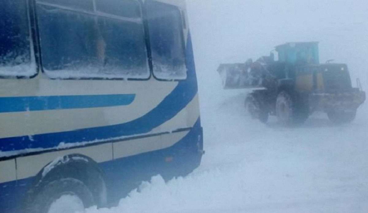 На Івано-Франківщині в ДТП потрапив екскурсійний автобус з дітьми 