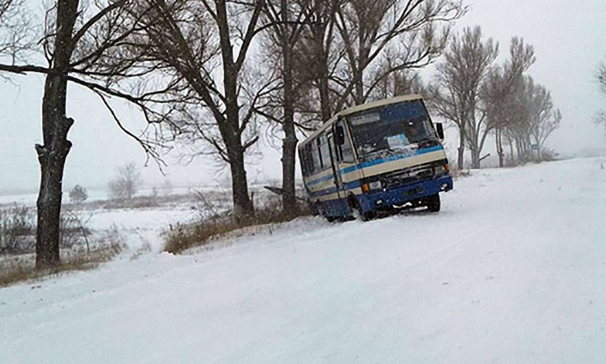 Через нерозчищені дороги у Львівській області звільнять двох чиновників