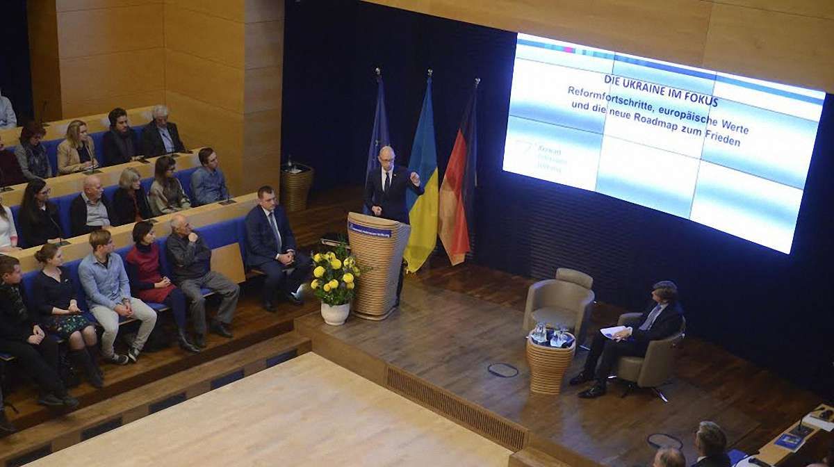 Арсеній Яценюк у Берліні: Ми захищаємо ваші кордони