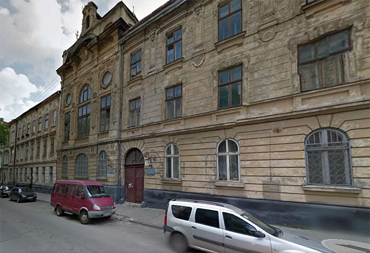 Через скарги сусідів суд зобов’язав львівську єврейську громаду відремонтувати свій будинок
