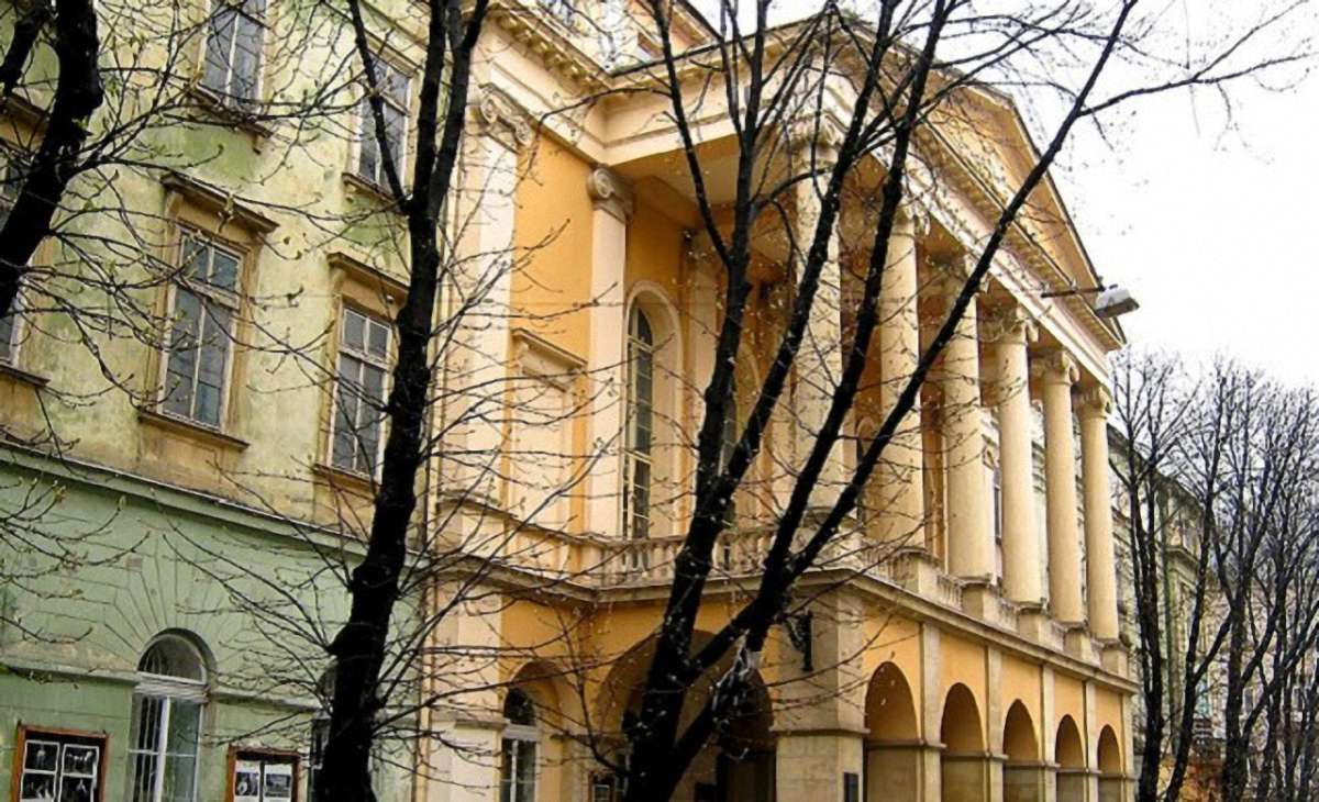 Театр ім. Марії Заньковецької отримає майже ₴1,2 млн на нові крісла