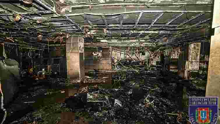 Внаслідок підпалу торгового центру в Одесі постраждали троє людей