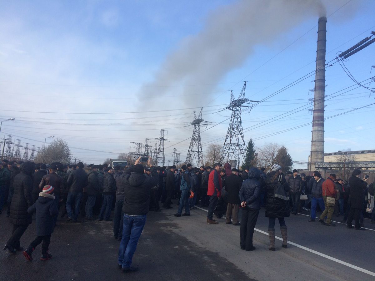 Працівники Бурштинської ТЕС перекрили дорогу Львів – Івано-Франківськ