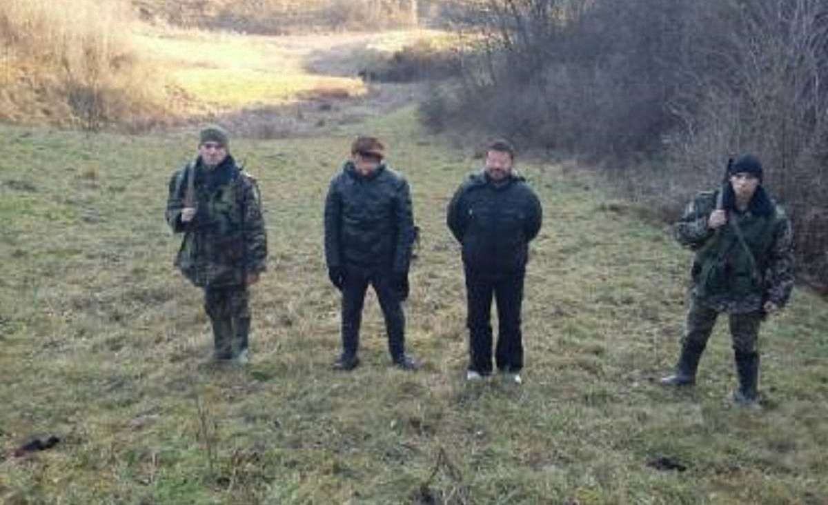 Львівські прикордонники-строковики затримали двох нелегалів