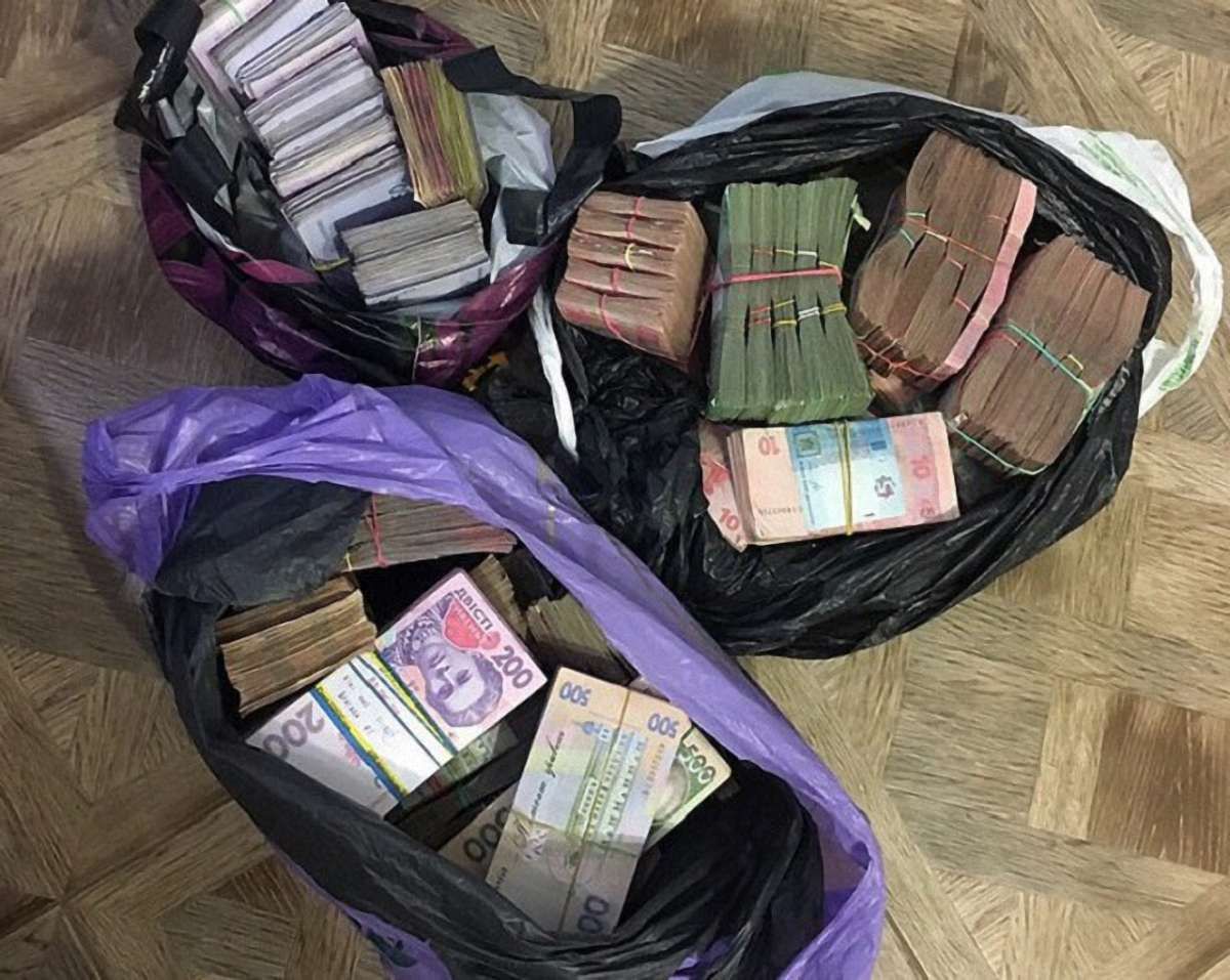 У Києві викрили конвертаційний центр, через який фінансували бойовиків