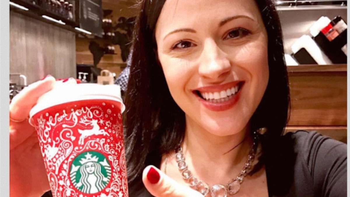 Художниця українського походження розробила новорічний дизайн для Starbucks
