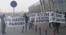 Невідомі із плакатами «Геть «Шахтар» зі Львова» зустріли донецьку команду в аеропорту