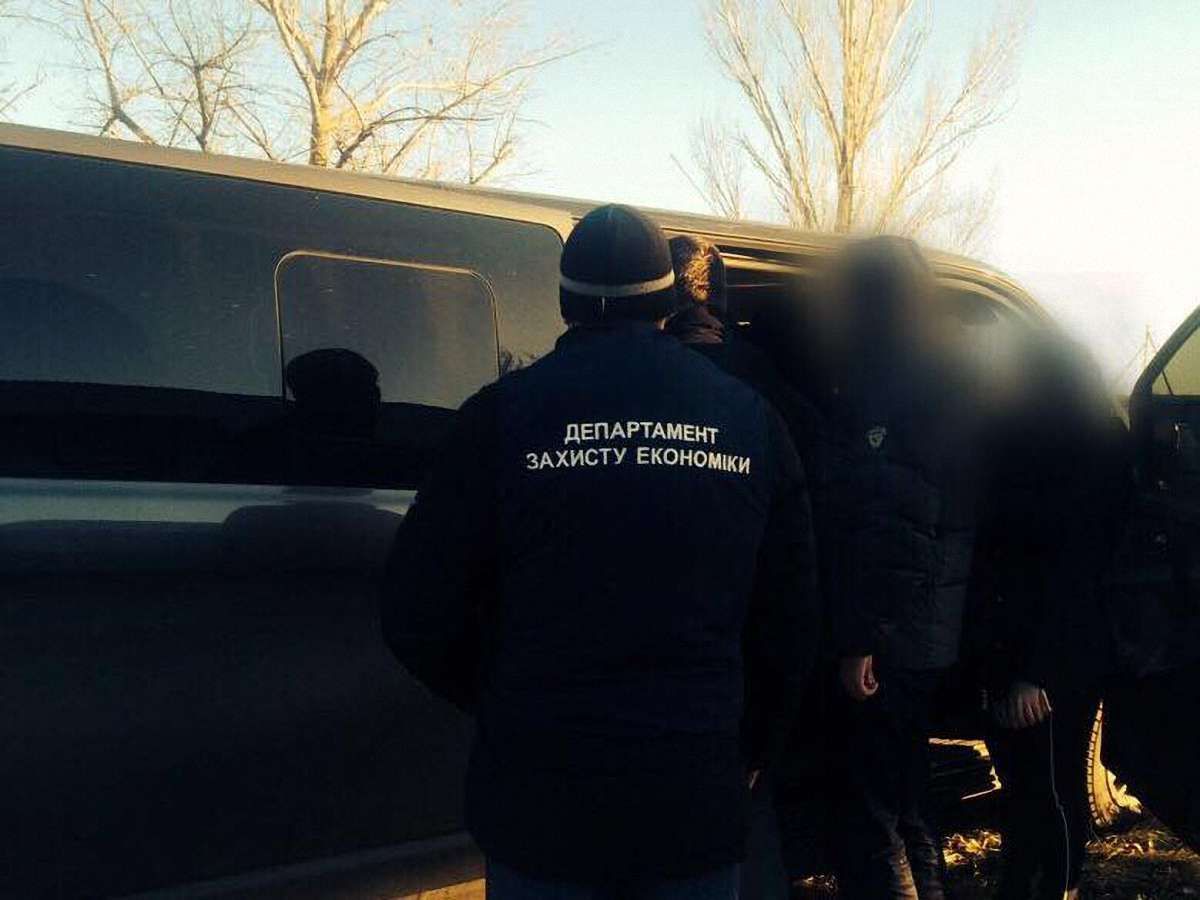 На Херсонщині затримали прокурора, який вимагав ₴35 тис. за перекваліфікацію справи