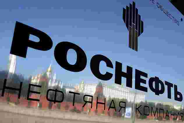Компанія «Роснєфть» позичає 1 трлн рублів, щоби розрахуватися з боргами