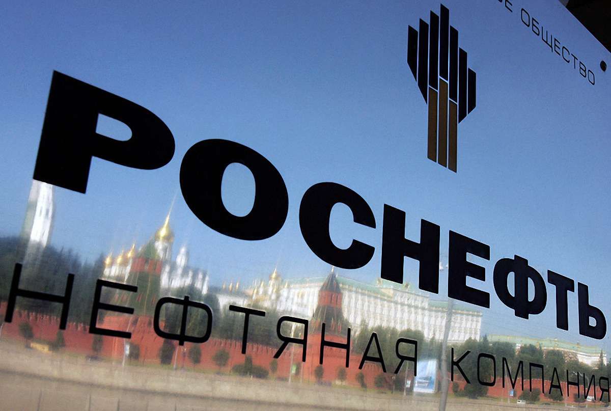Компанія «Роснєфть» позичає 1 трлн рублів, щоби розрахуватися з боргами