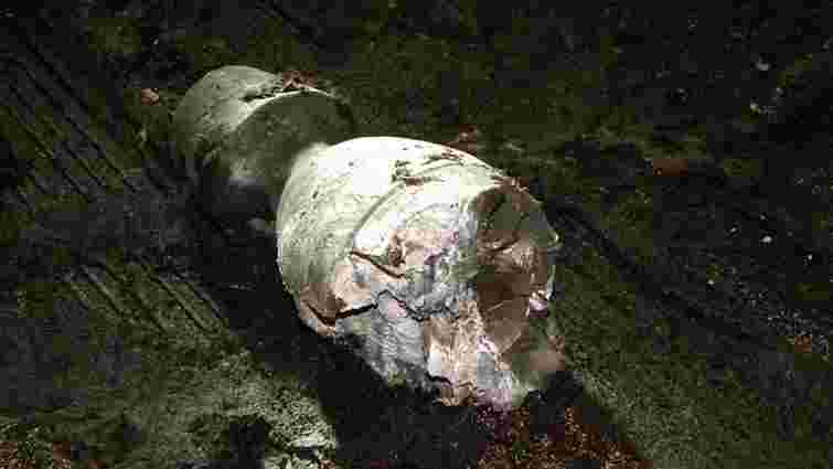 У Чернігові на території хімзаводу вибухнув артилерійський снаряд, є потерпілі